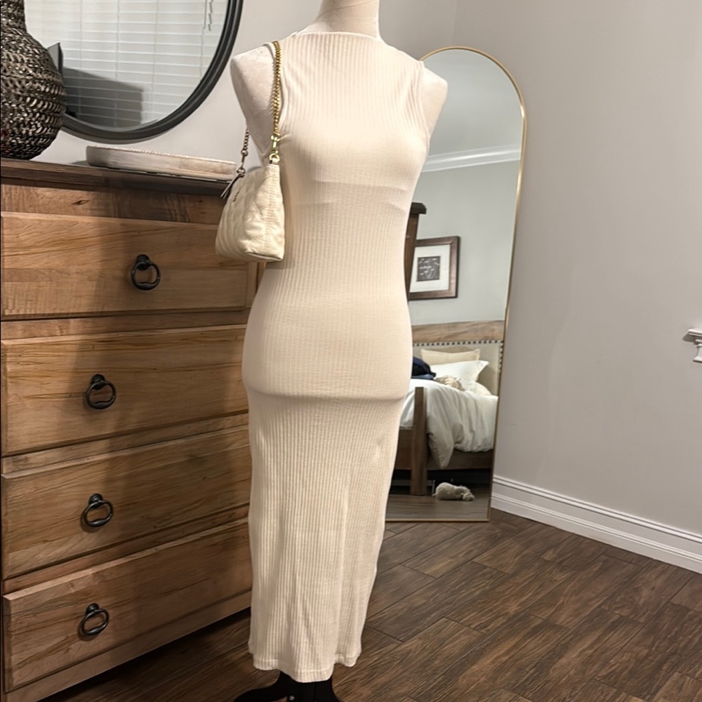 Zara - Elegant Cream Ribbed Bodycon Dress